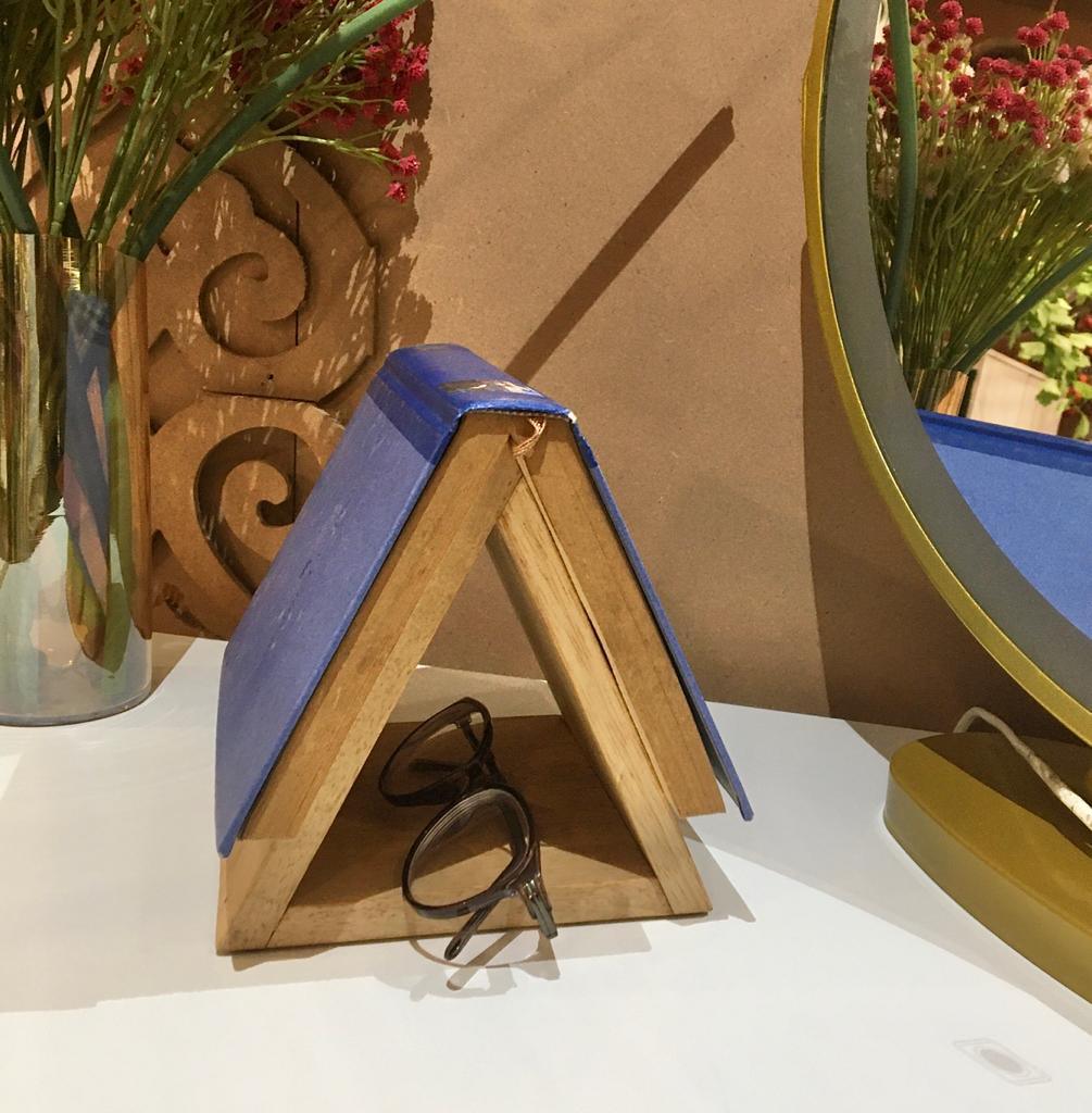 Stylish Triangular Wooden Book Holder For Study Table/Office Table ( With Complementary Coaster ) By Miza - Ouch Cart