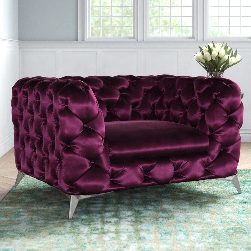WIDE TUFTED ARMCHAIR