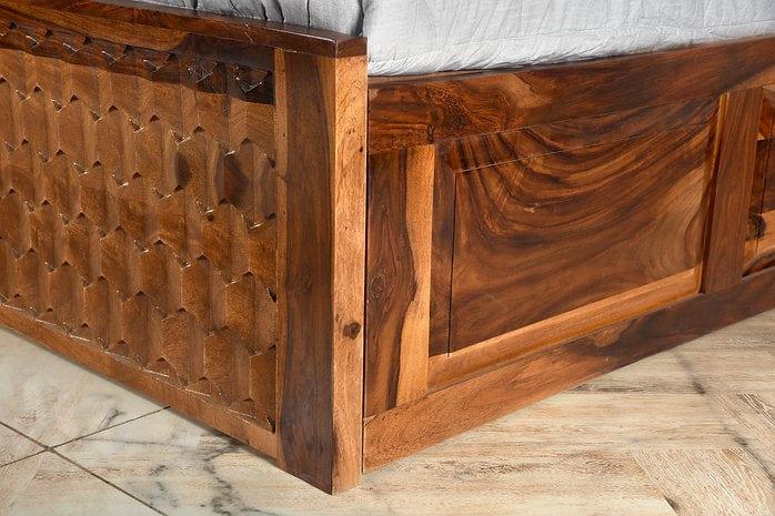Sheesham Wood Kaalki King Bed - Ouch Cart