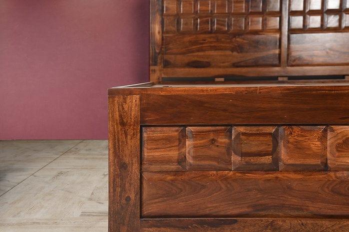 Sheesham Wood Ushaarvi King Bed - Ouch Cart