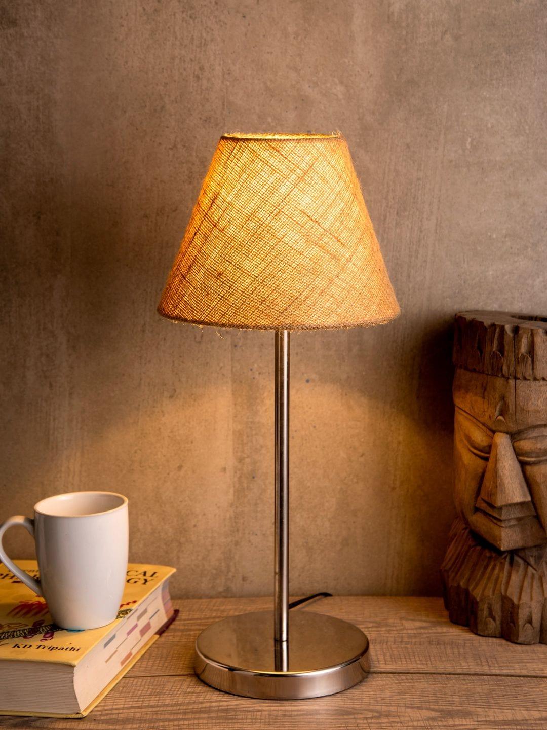 Pepperfry store table lamps