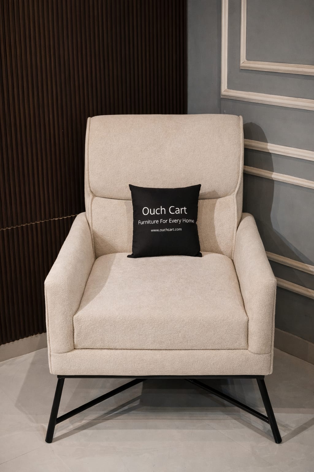 Modern Upholstered Armchair – Comfortable Fabric Accent Chair with Armrests