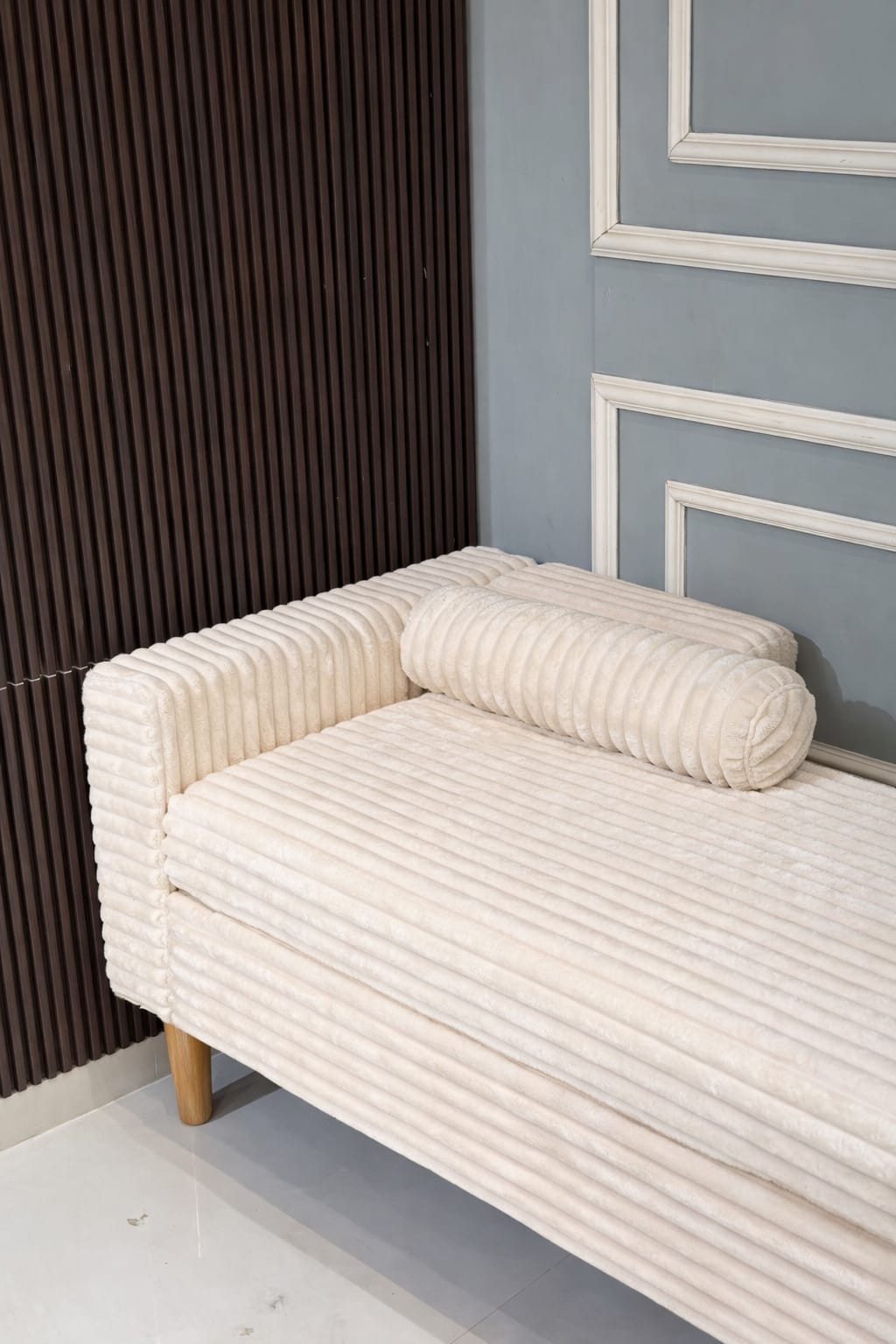 Upholstered Flip Top Storage Bench
