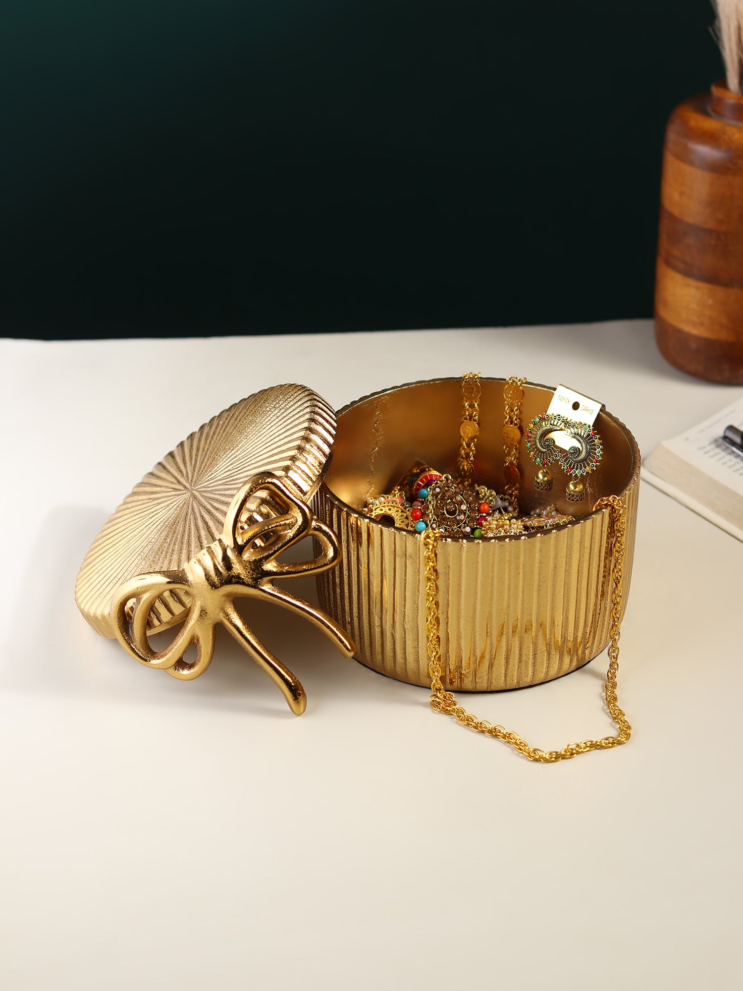 Bella's Bow Storage Box