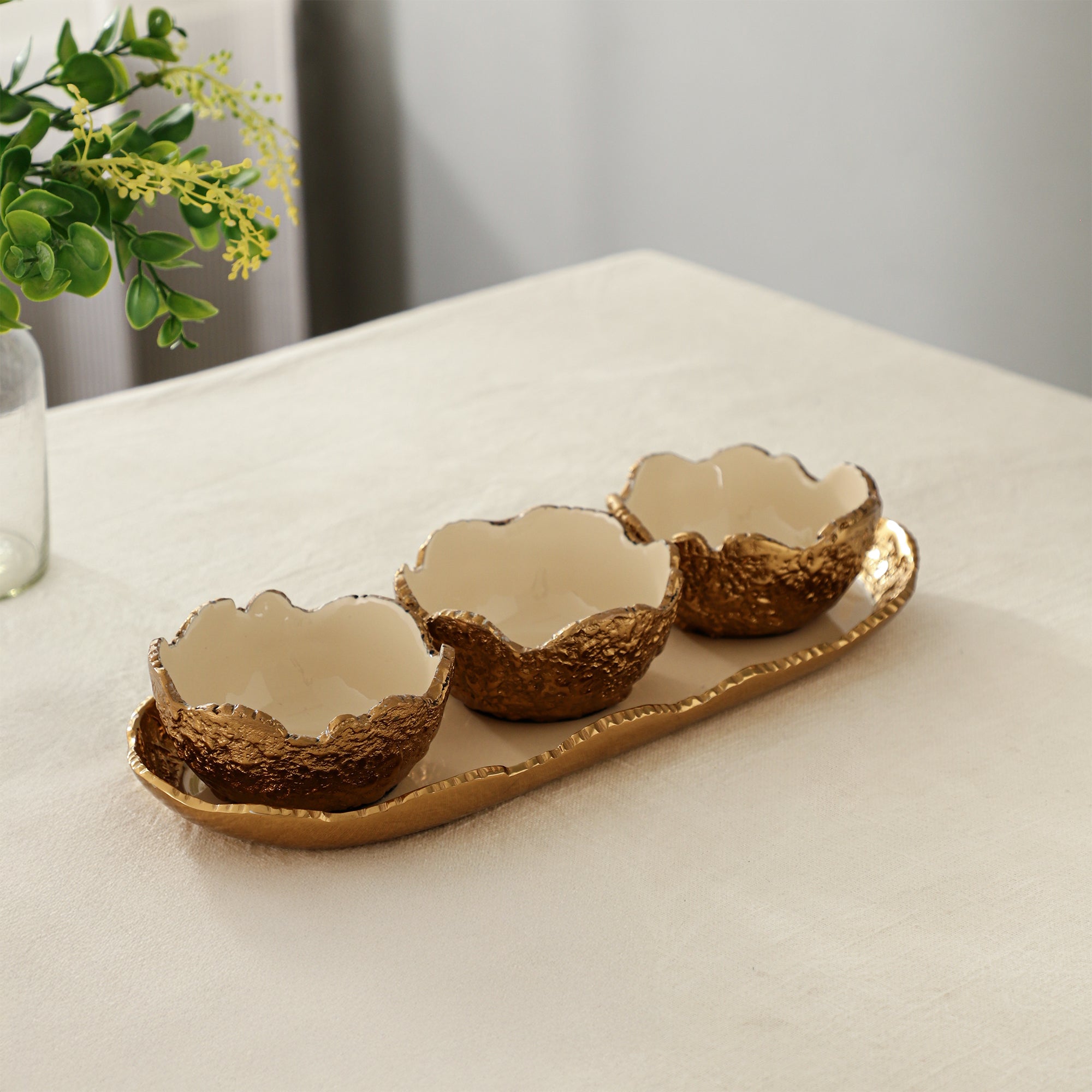 Elaris Tray & Bowl set in Gold