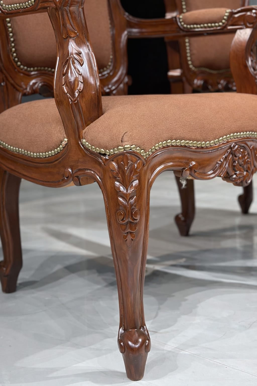 Classic Hand-Carved Wooden Living Room Chair Set of 6 – Upholstered Antique Style Accent Chairs