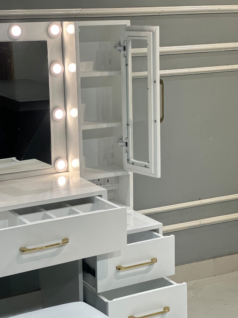 49.2" Makeup Vanity Desk with 8 Drawers, Glass Surface, and Built-In Charging Outlet