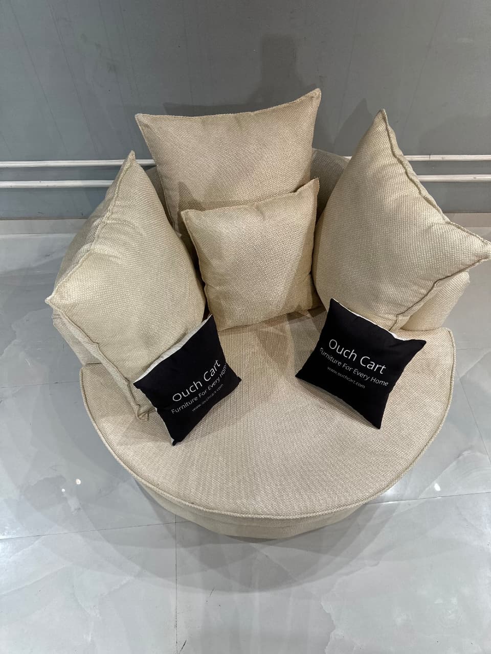 Pillow Top Arm Sofa with Cushions