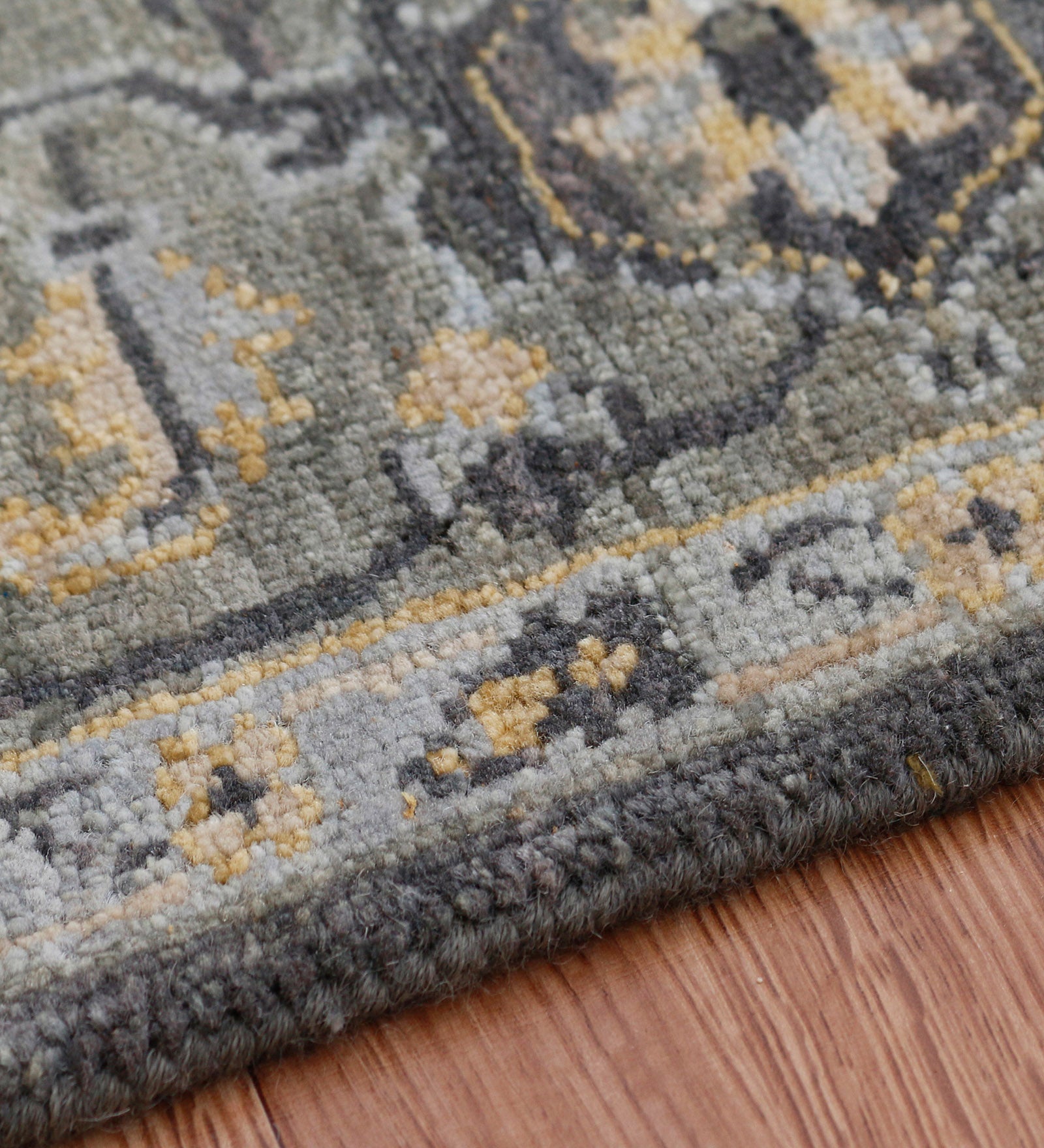 Heritage Traditional Pattern Hand Knotted  Rectangle Anti-Skid Designer Carpet, Prayer Rug For Office Cabins, Small Living Spaces - 4'X6'