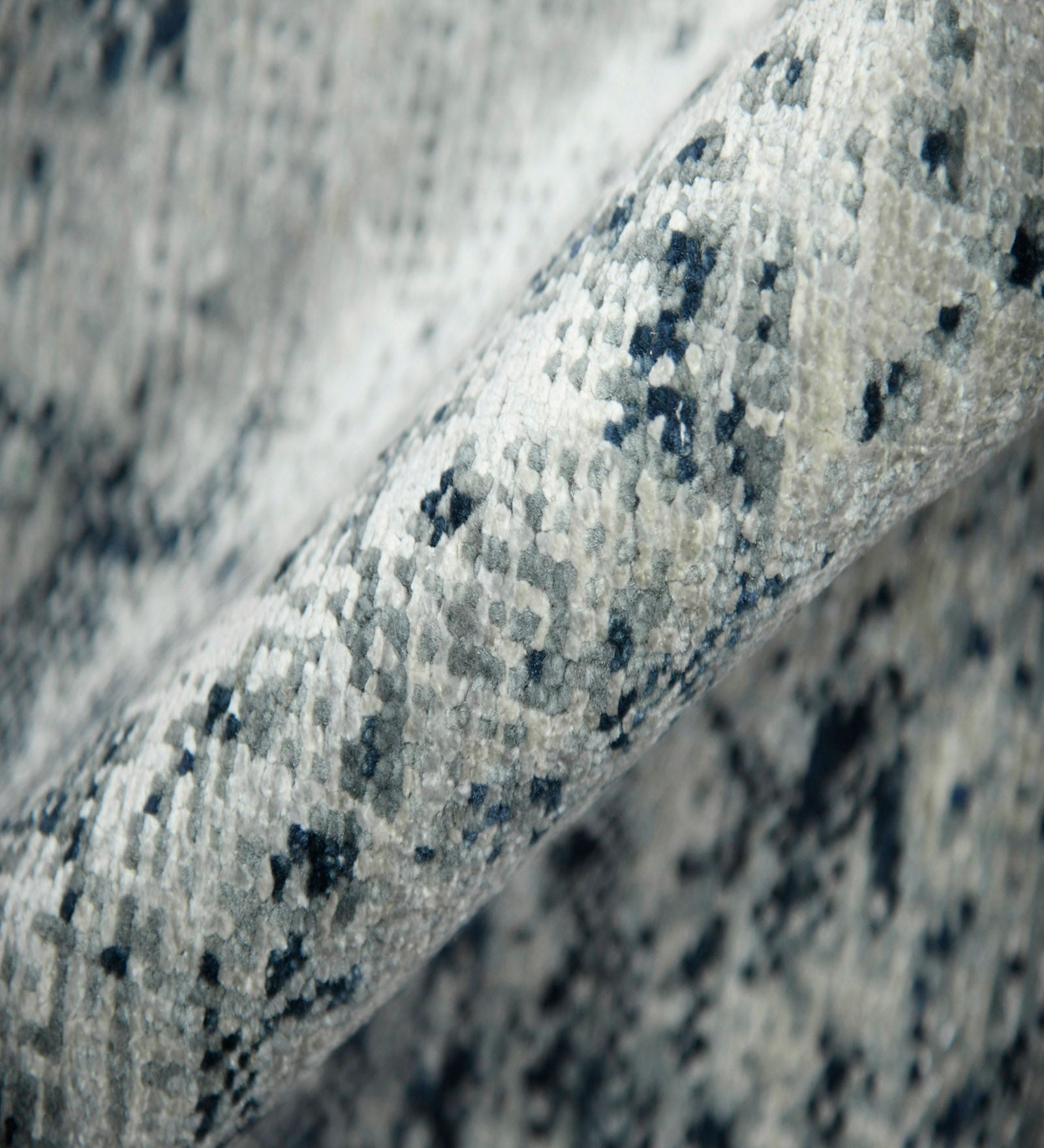 Dazzle Modern Pattern Hand Knotted  Rectangle Anti-Skid Designer Carpet, Prayer Rug For Office Cabins, Small Living Spaces - 2'X3'