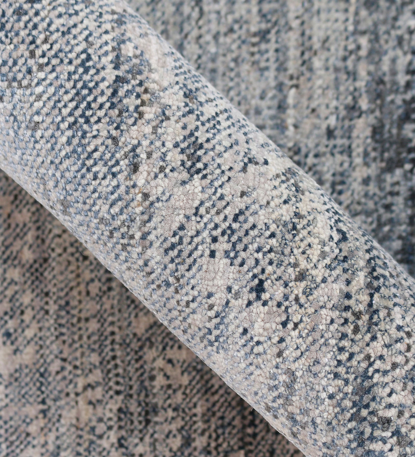 Dazzle Modern Pattern Hand Knotted  Rectangle Anti-Skid Designer Carpet, Prayer Rug For Office Cabins, Small Living Spaces - 2'X3'