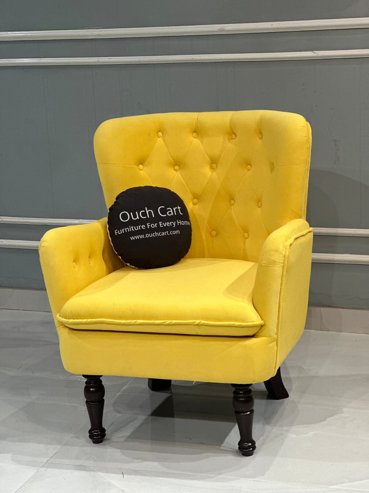 Wide Tufted Velvet Arm chair