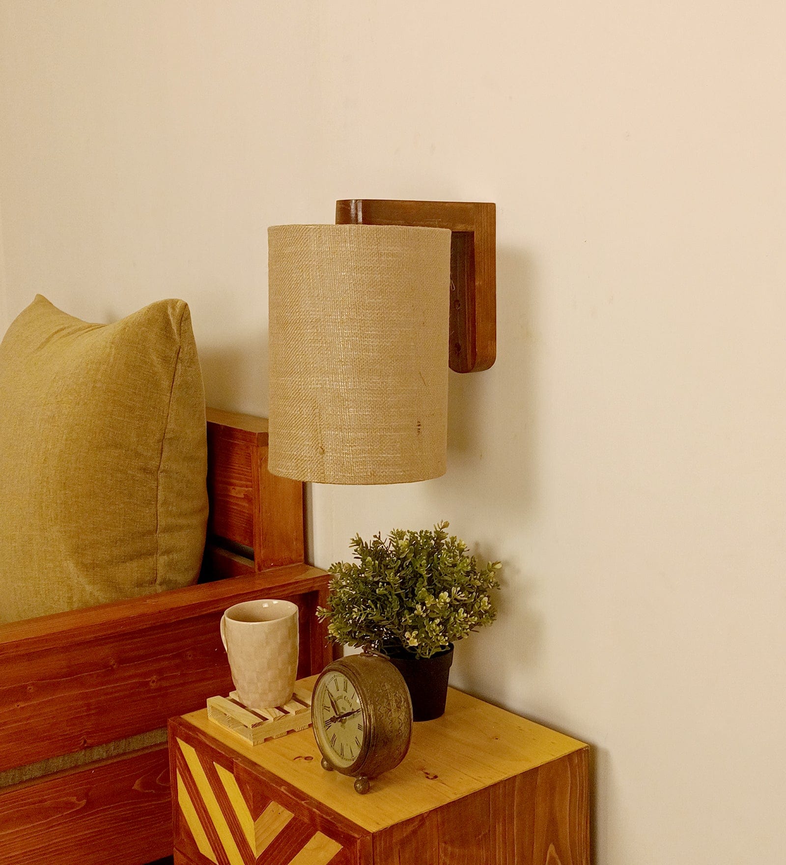 Elementary Brown Wooden Wall Light (BULB NOT INCLUDED)