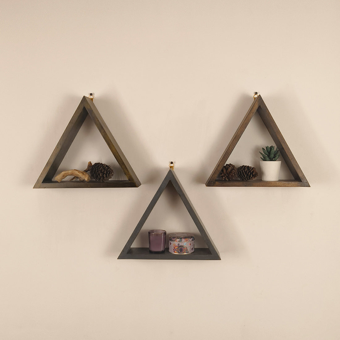 HENRY III Triangular Set of 3 Wooden Wall Shelves -OUCH CART | Wall decor