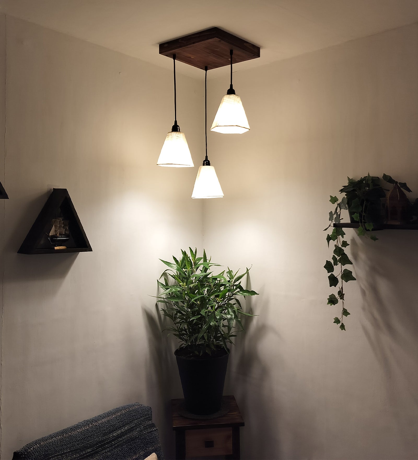 Hexspot Brown Wooden Cluster Hanging Lamp