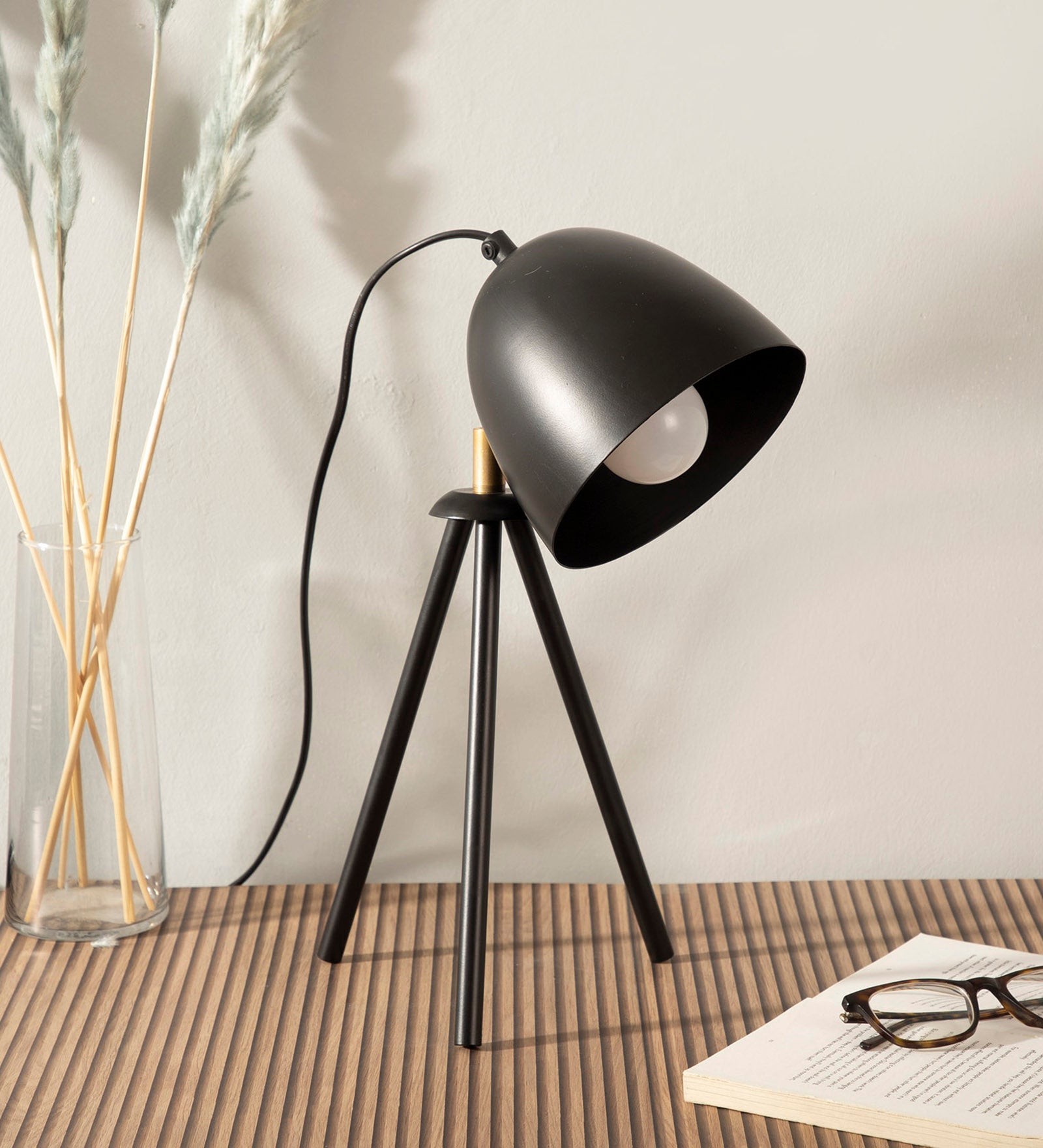 Anis Tripod Desk Lamp Black