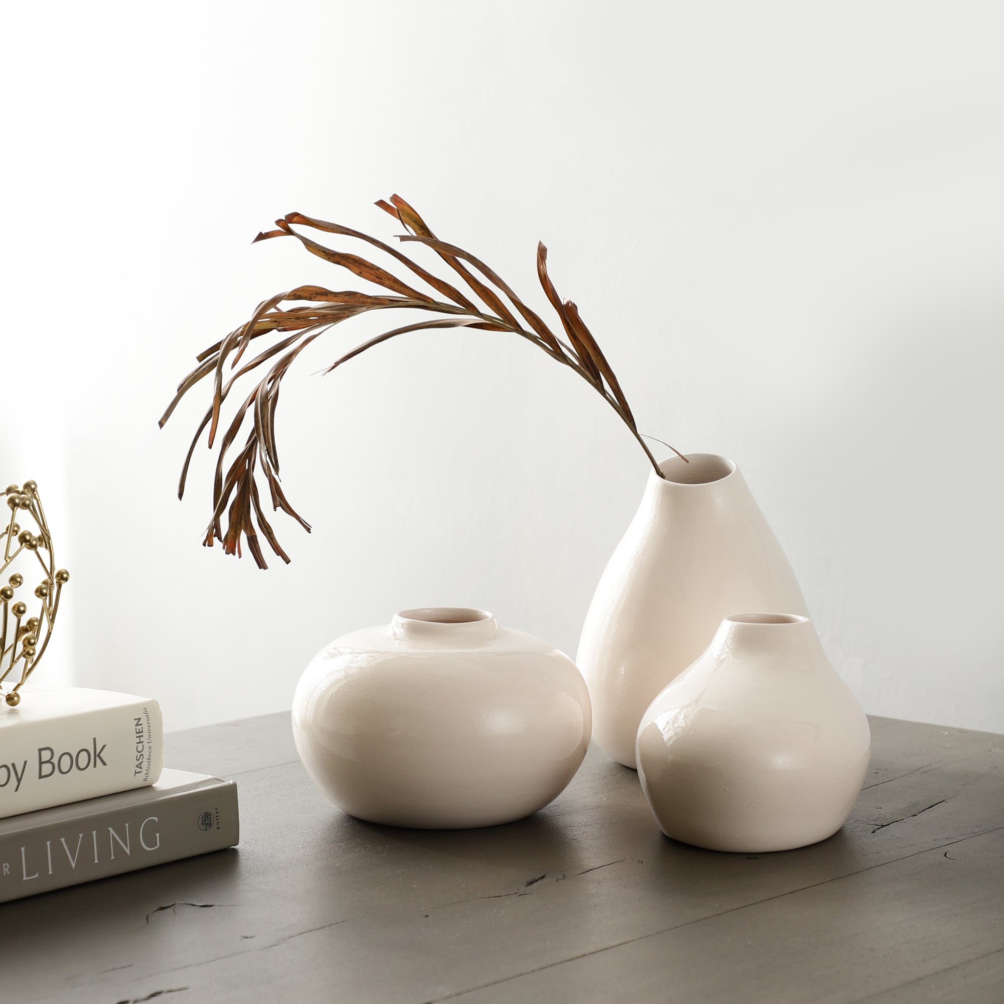 Varys Trio white vase set