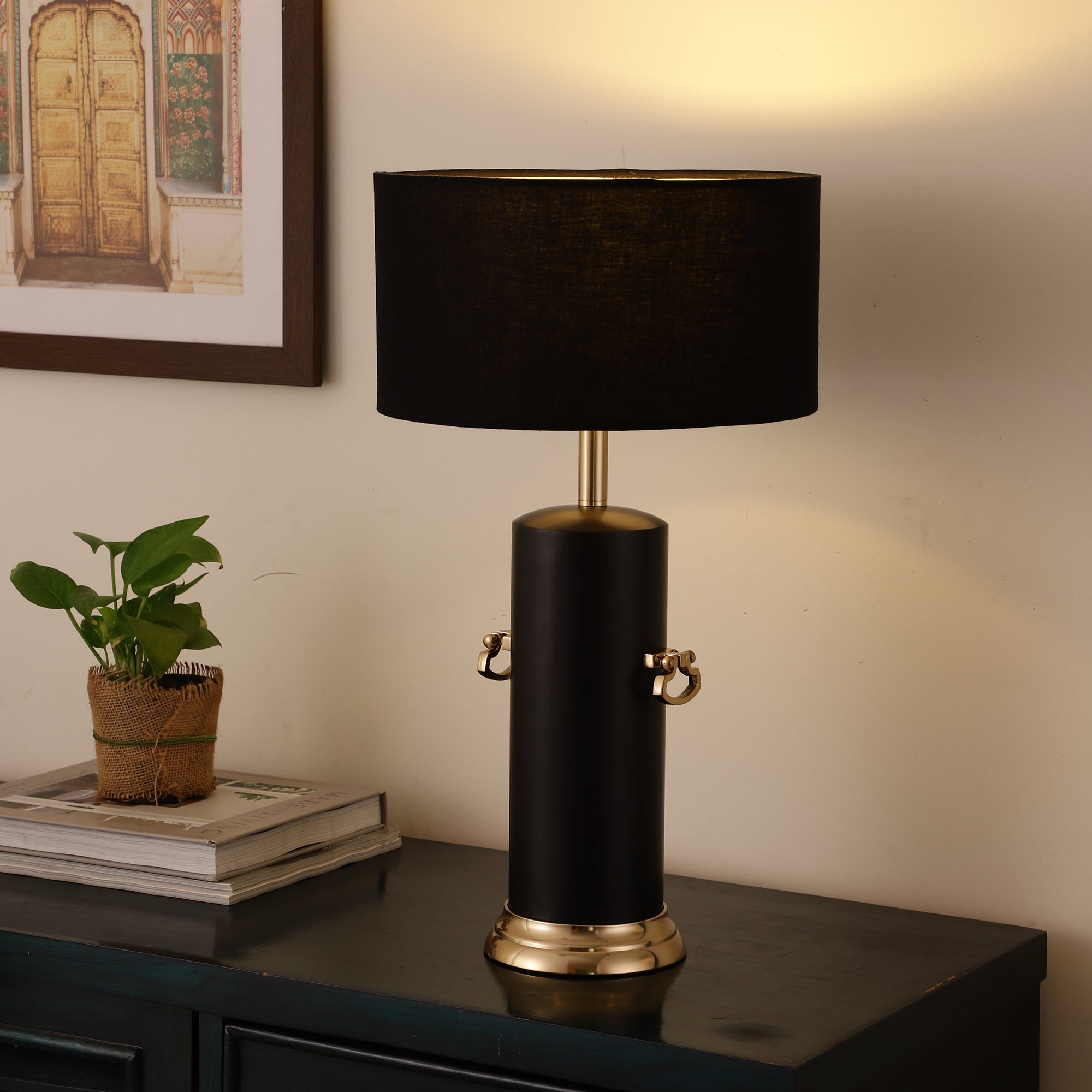 Zenith'S handle table lamp