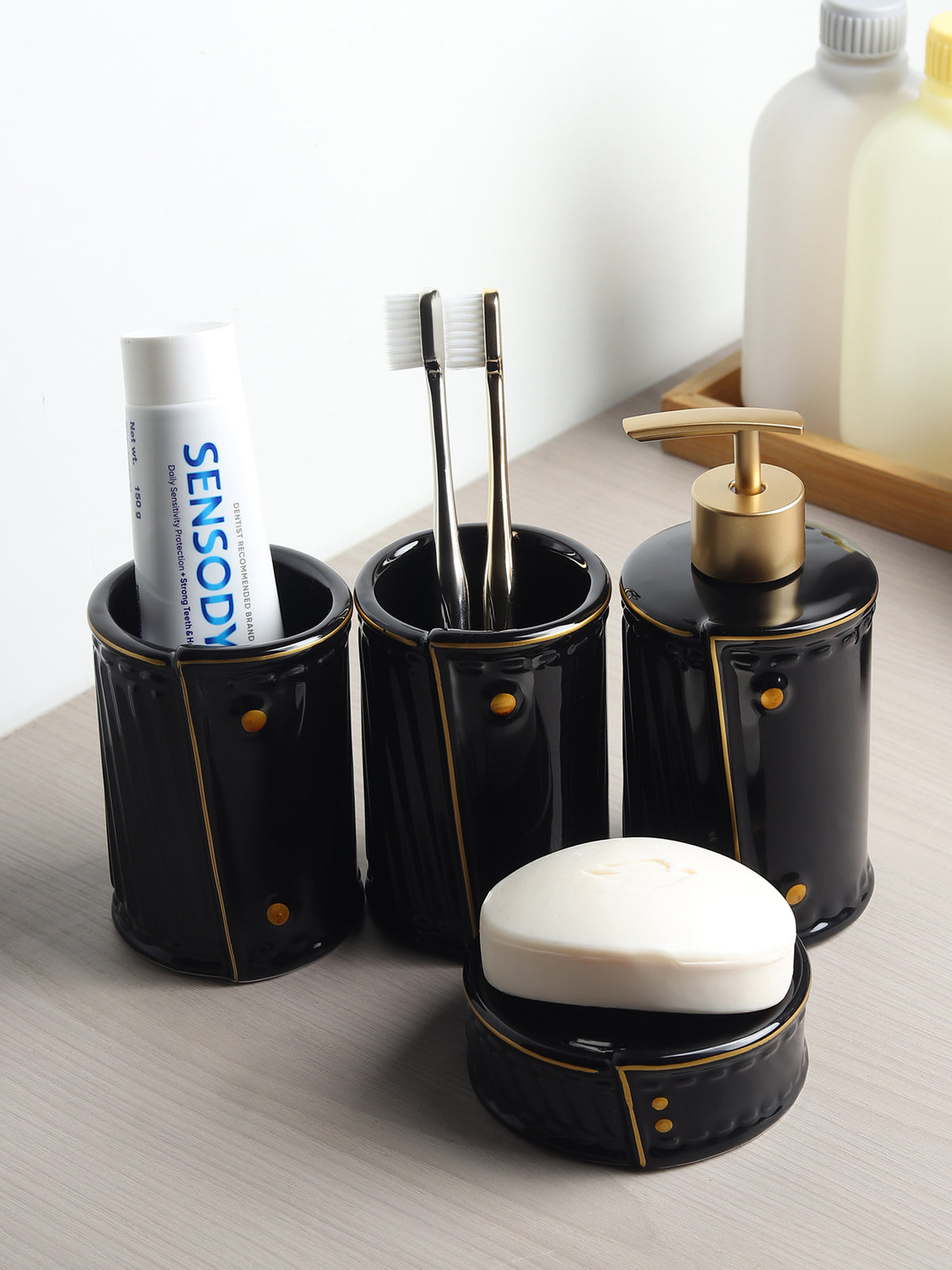 Dapper Bathroom Set of 4 White