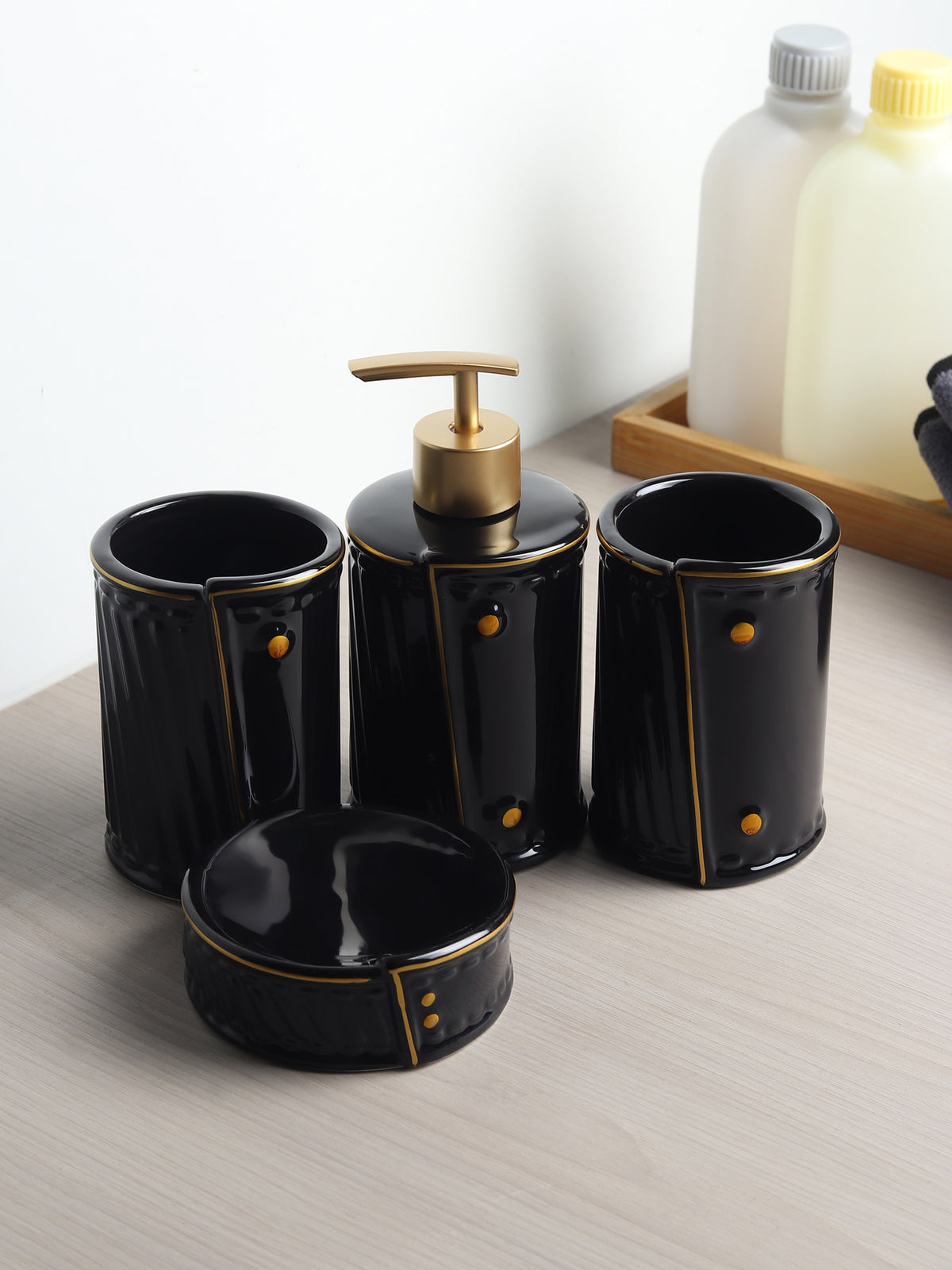 Dapper Bathroom Set of 4 White