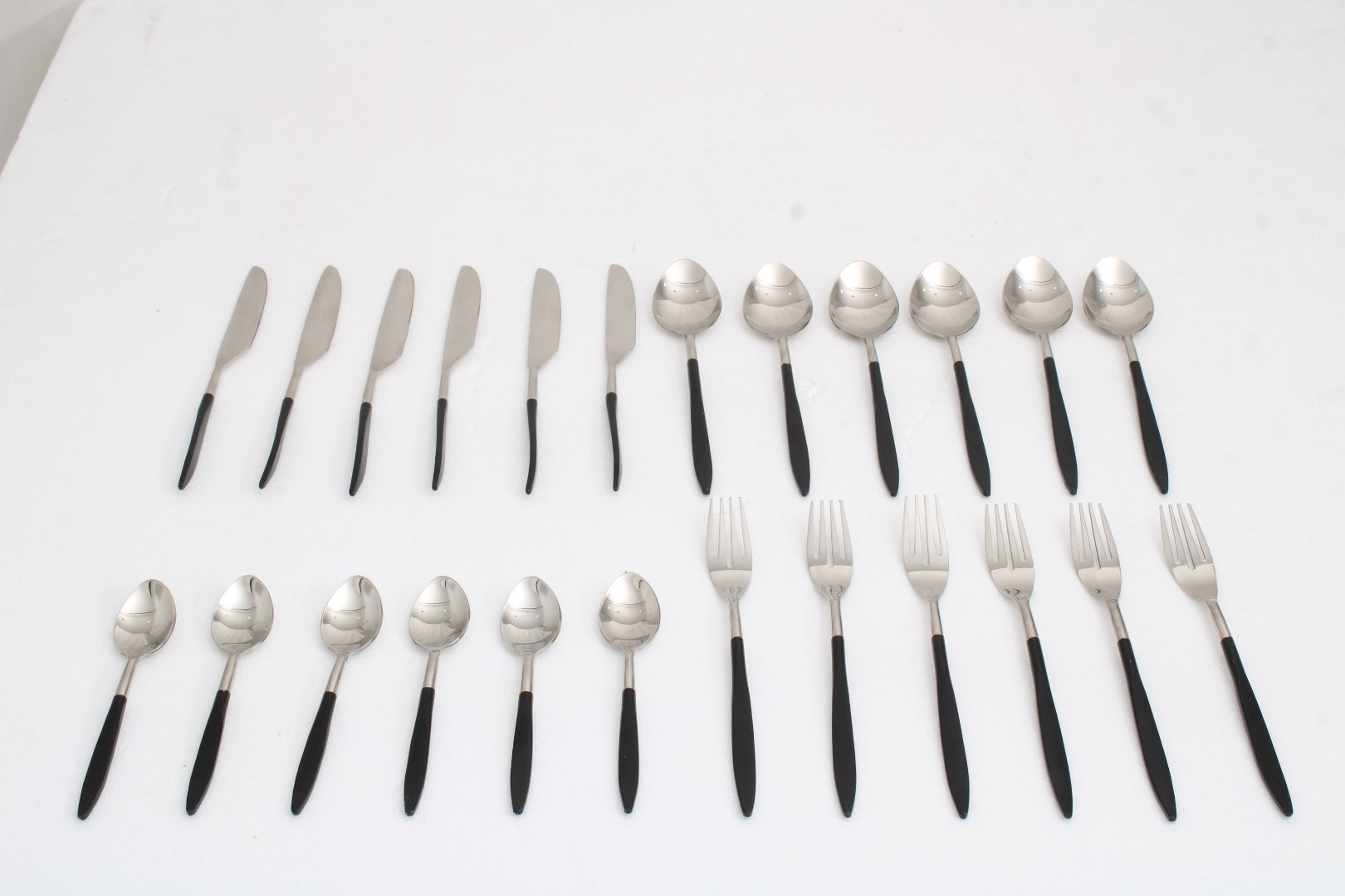 Midnight Opulence Black & Silver Cutlery Set