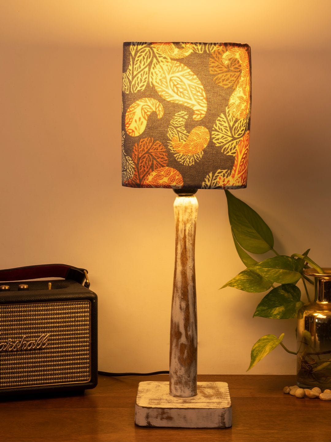 Curve Distress white Lamp with Colorful Ambee shade