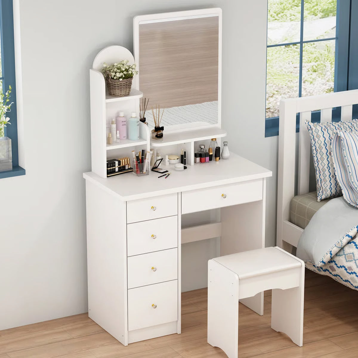 Vitomir Makeup Vanity Desk with Stylish Design and Storage