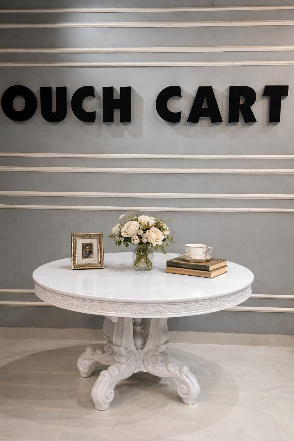 Luxury White Round Marble Finish Dining Table with Royal Carved Pedestal Base
