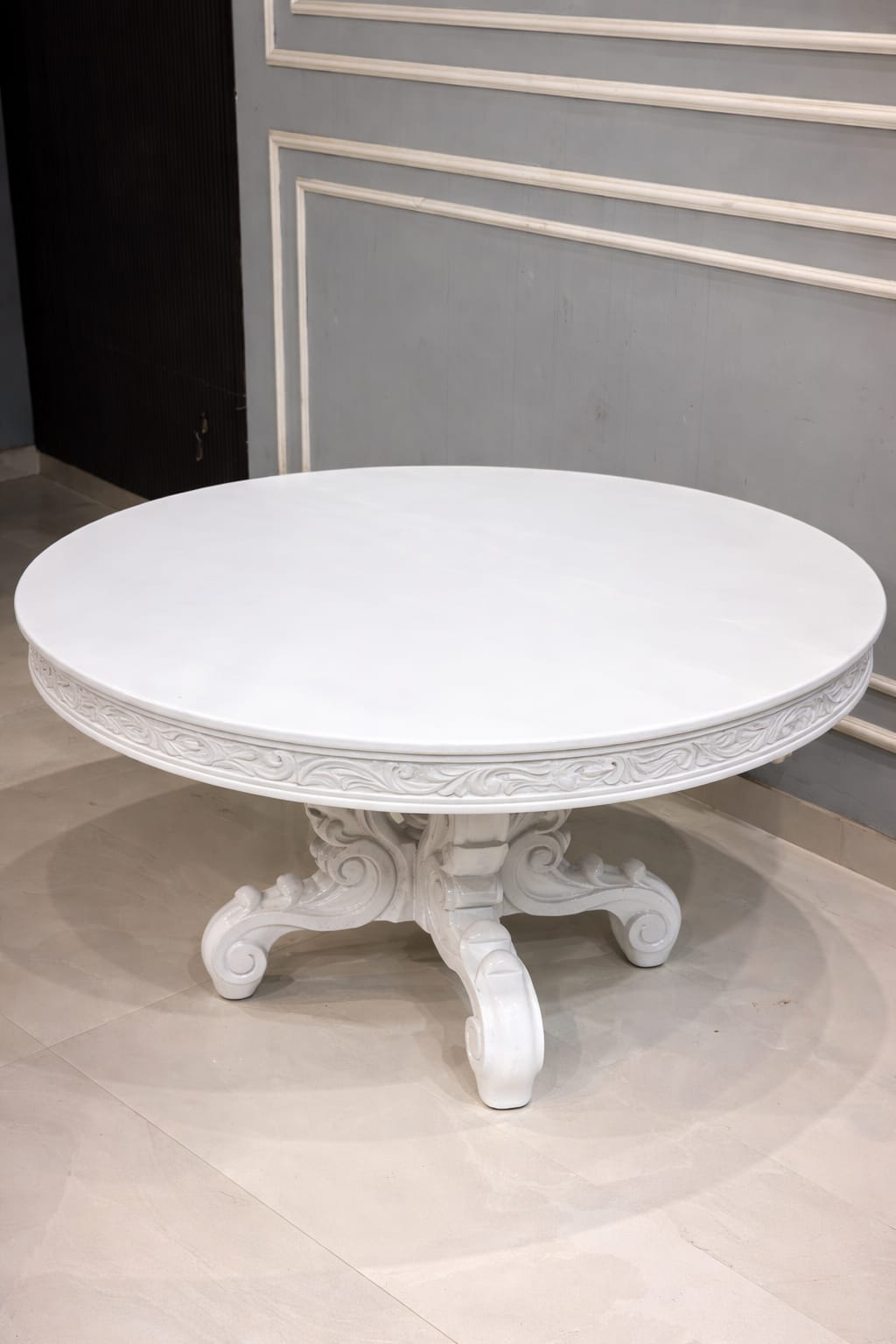 Luxury White Round Marble Finish Dining Table with Royal Carved Pedestal Base