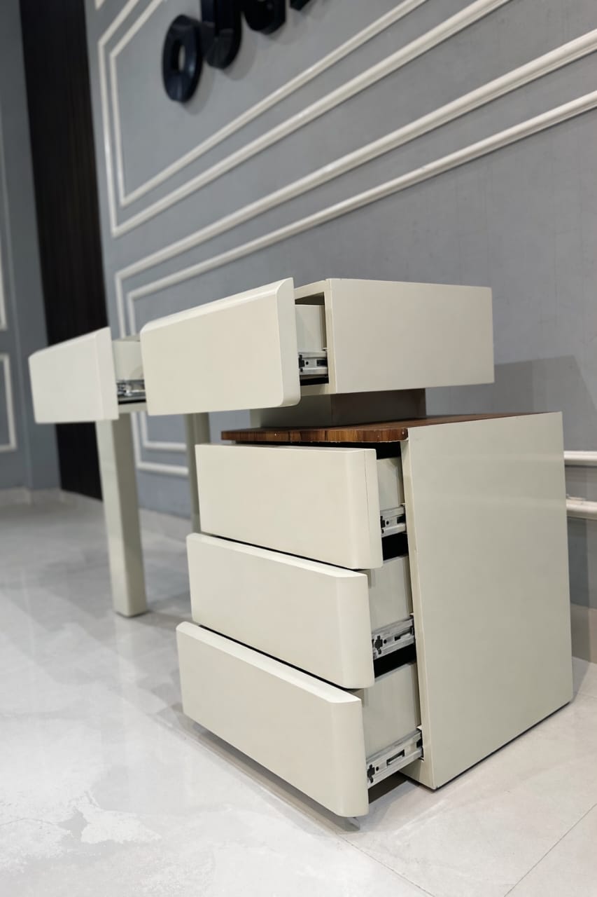 Modern Two-Tone Office Desk with Drawer Storage | Contemporary Study Table
