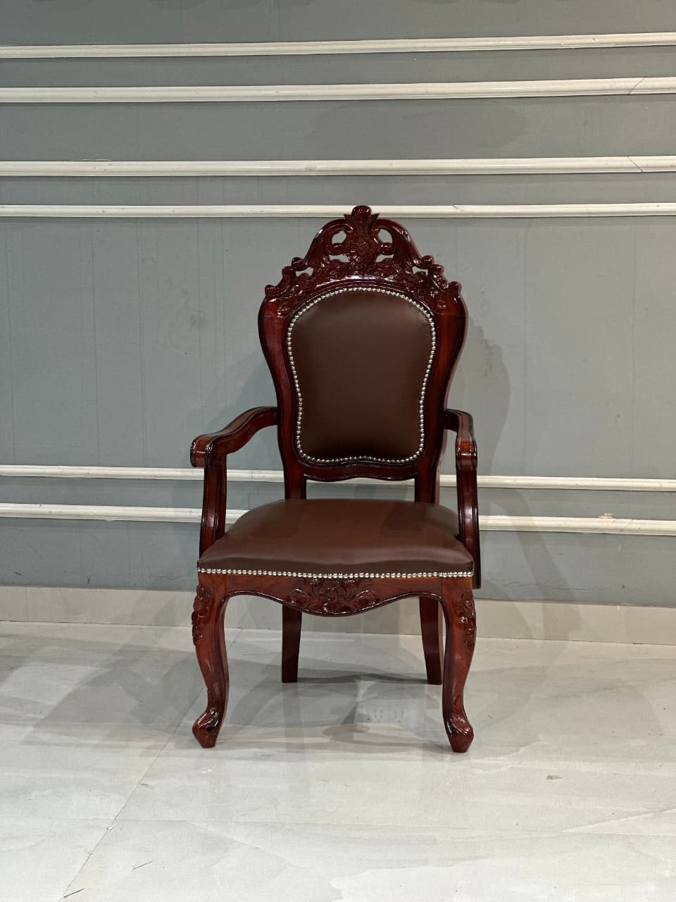 New Handicrafts Wooden Hand Carved Royal Look Chair