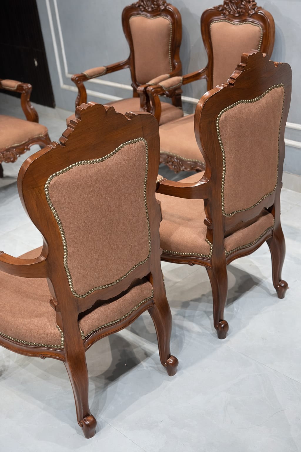 Classic Hand-Carved Wooden Living Room Chair Set of 6 – Upholstered Antique Style Accent Chairs