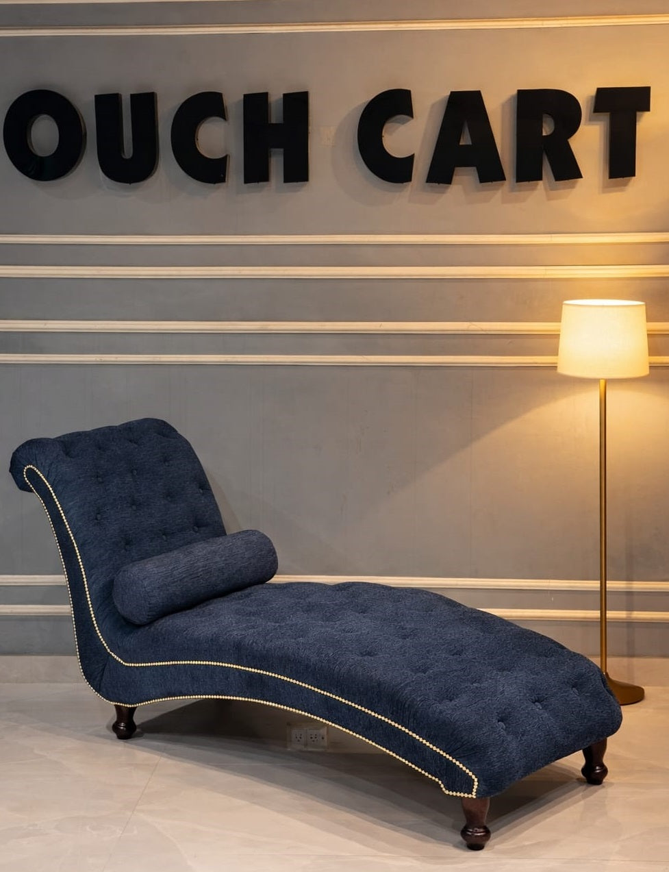 Classic Tufted Chaise Lounge in Blue Fabric | Elegant Accent Lounger