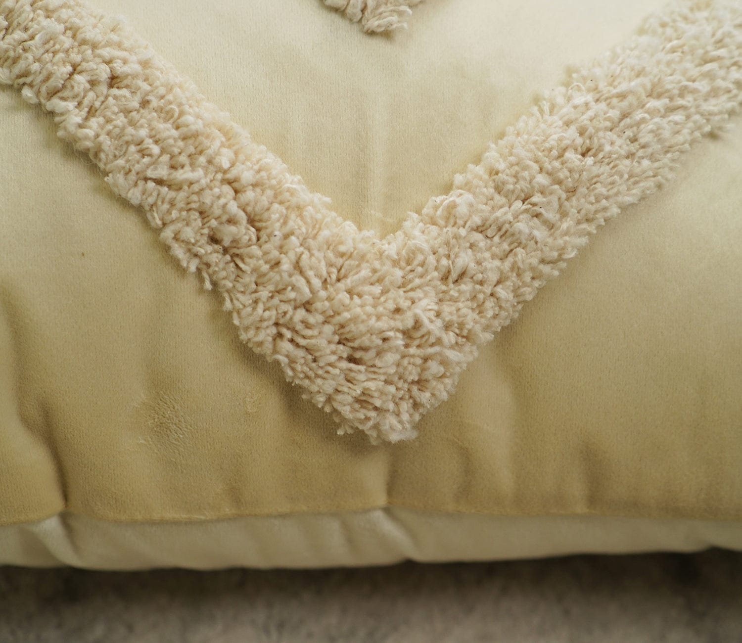 Super Soft Velvet Cushion Covers - Set of 2 (18 x 18 inches,ivory)