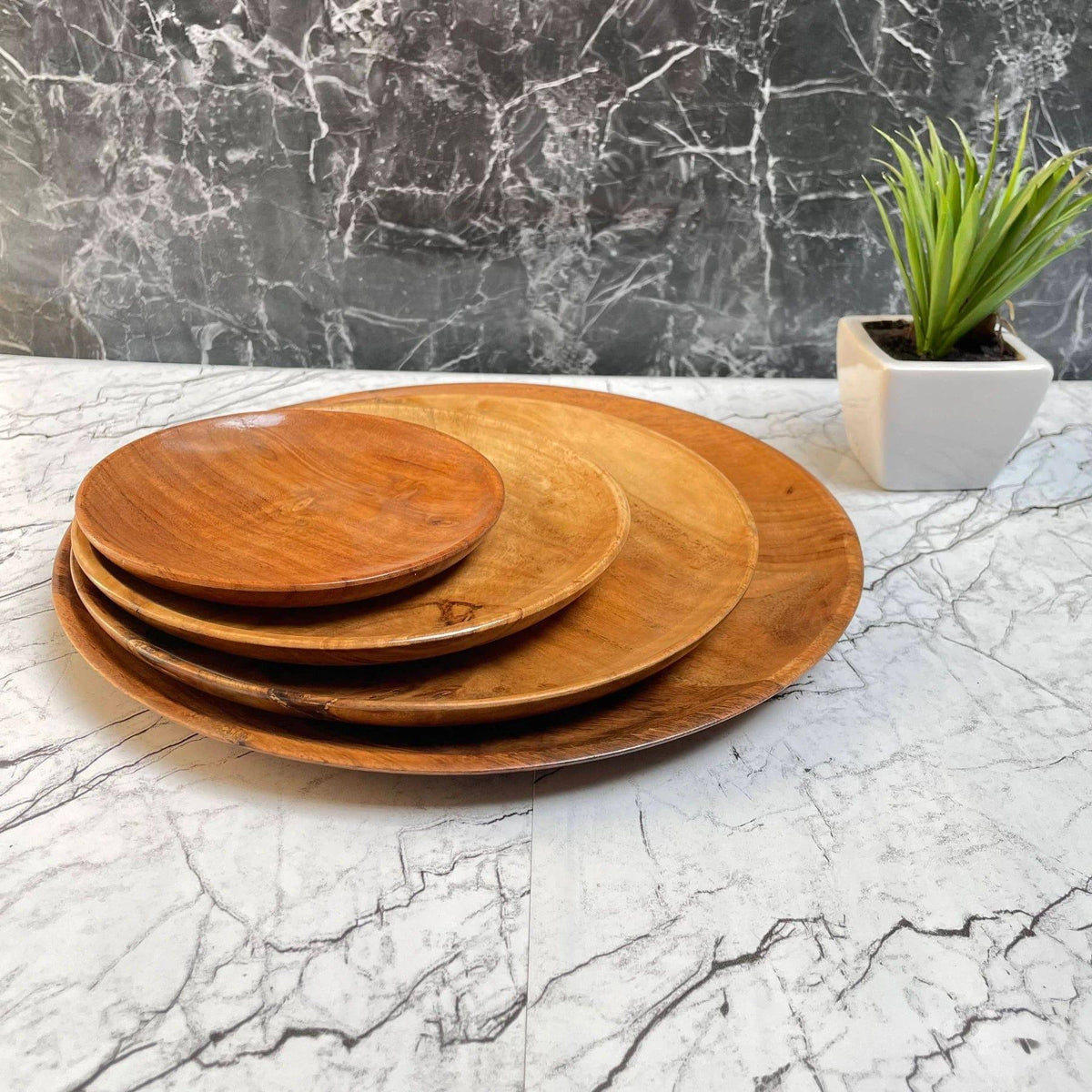 IMG_4293_1800x1800_77c50fcb-cd75-409f-b3c5-ab627750e233.webp WOODEN ROUND PLATE SET OF 4 || FOOD GRADE - Image 1